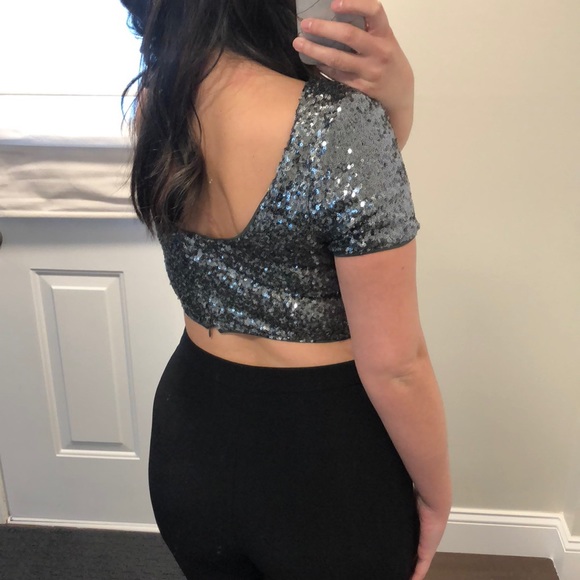 Forever 21 Sequence crop top - Picture 2 of 3